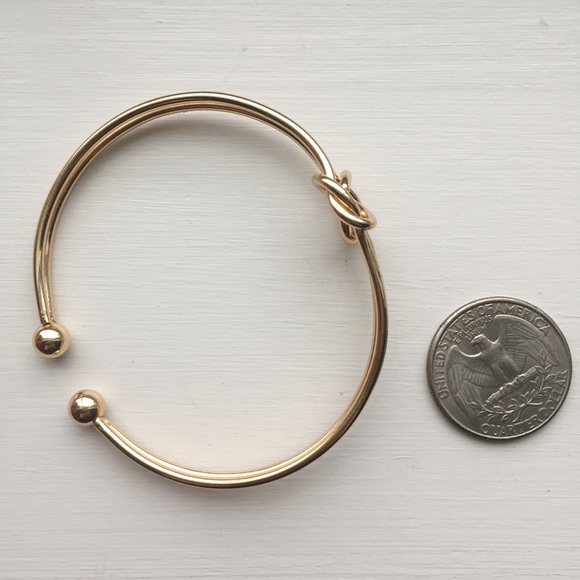⚜️[𝟯/$𝟭𝟴]⚜️2 Layered Knot Golden Bangle New - Picture 4 of 5